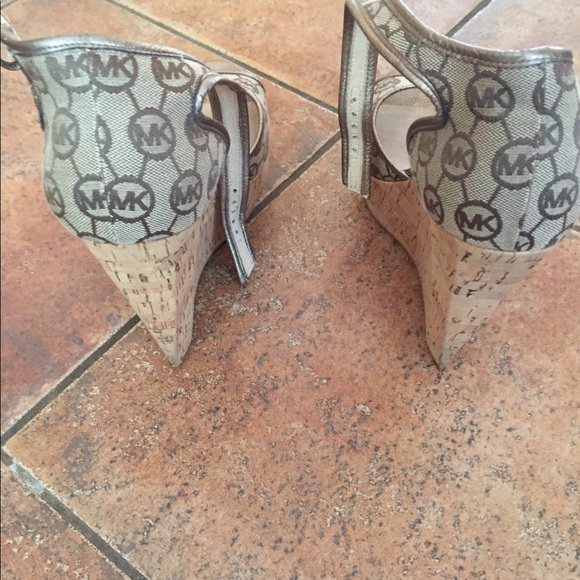 Shoes - Picture 3 of 3